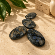 Que Sera Palm Stone - 2.25 inch